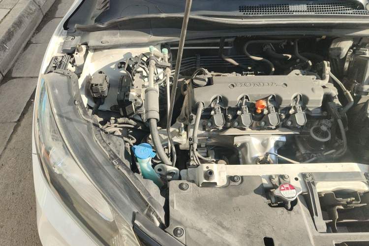 Used Honda Vezel 2016 1.8L CVT Front-Wheel Drive Pioneer Edition Engine Bay Right