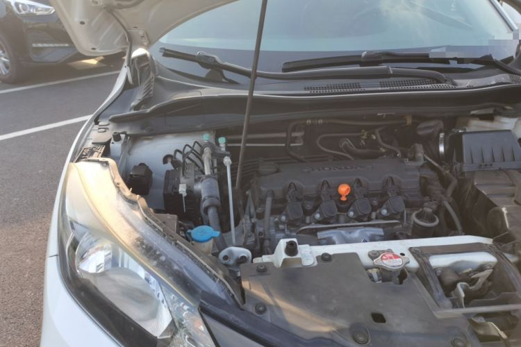 Used Honda Vezel 2016 1.8L CVT Front-Wheel Drive Pioneer Edition Engine Bay Right