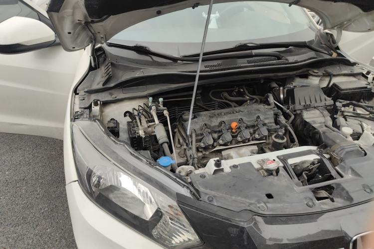 Used Honda Vezel 2016 1.8L CVT Front-Wheel Drive Pioneer Edition Engine Bay Right
