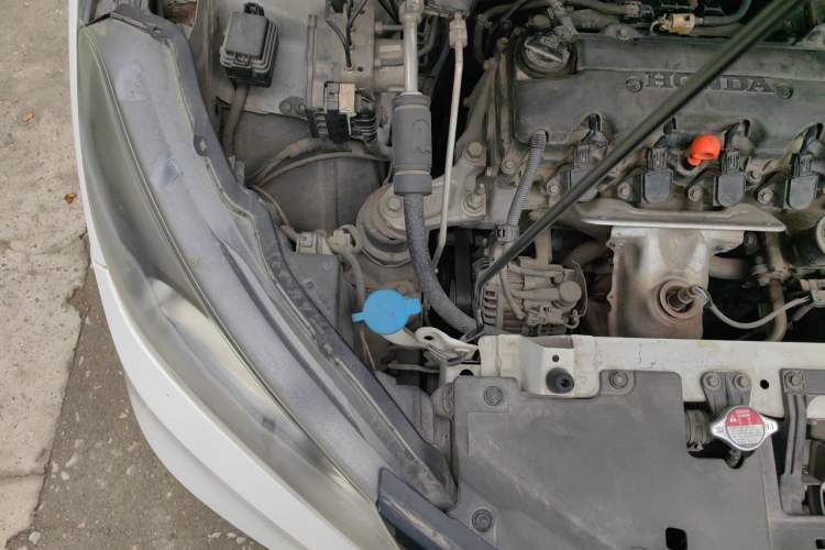 Used Honda Vezel 2016 1.8L CVT Front-Wheel Drive Pioneer Edition Engine Bay Right