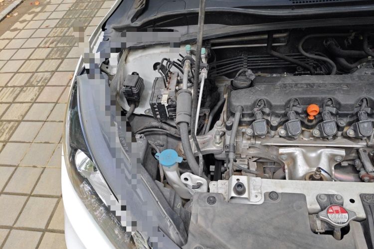 Used Honda Vezel 2016 1.8L CVT Front-Wheel Drive Pioneer Edition Engine Bay Right