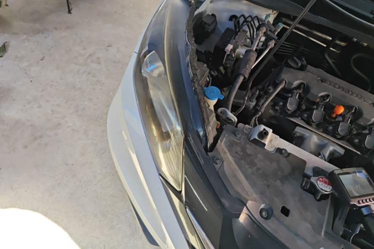Used Honda Vezel 2016 1.8L CVT Front-Wheel Drive Pioneer Edition Engine Bay Right
