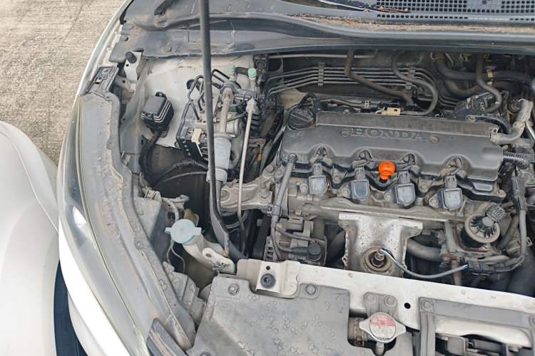 Used Honda Vezel 2016 1.8L CVT Front-Wheel Drive Pioneer Edition Engine Bay Right