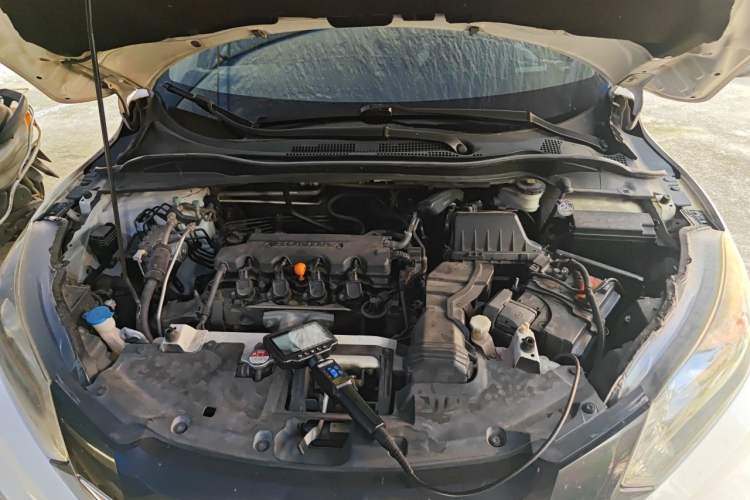Used Honda Vezel 2016 1.8L CVT Front-Wheel Drive Pioneer Edition Engine Bay