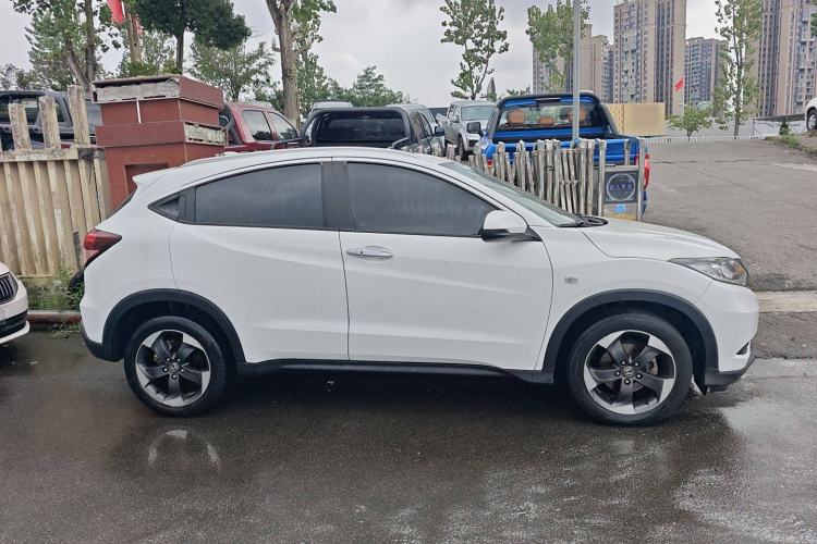 Used Honda Vezel 2016 1.8L CVT Front-Wheel Drive Pioneer Edition Exterior 2