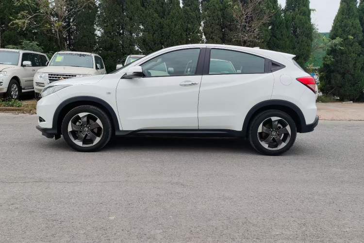 Used Honda Vezel 2016 1.8L CVT Front-Wheel Drive Pioneer Edition Exterior 2