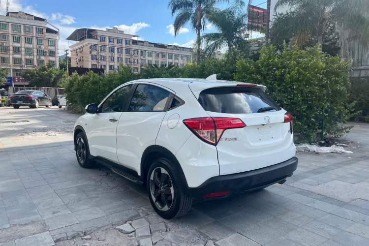 Used Honda Vezel 2016 1.8L CVT Front-Wheel Drive Pioneer Edition Exterior 3