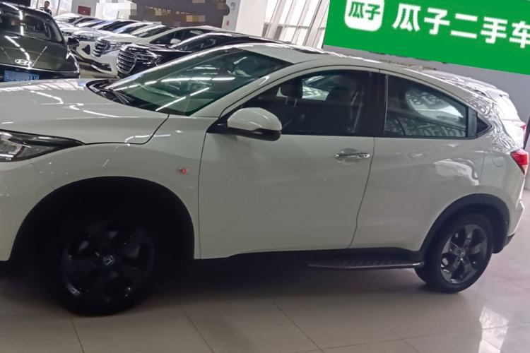 Used Honda Vezel 2016 1.8L CVT Front-Wheel Drive Pioneer Edition Exterior 3