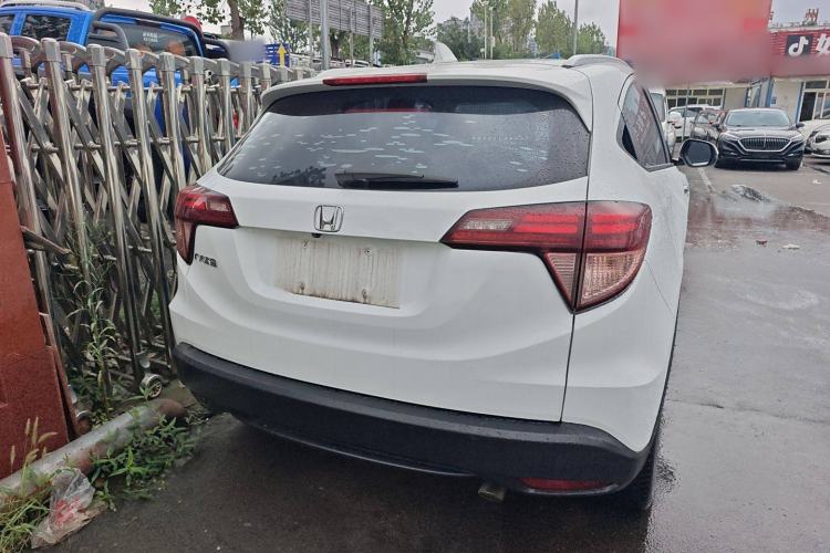 Used Honda Vezel 2016 1.8L CVT Front-Wheel Drive Pioneer Edition Exterior 4