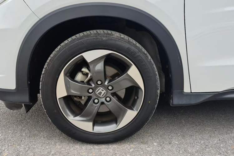 Used Honda Vezel 2016 1.8L CVT Front-Wheel Drive Pioneer Edition Exterior 5
