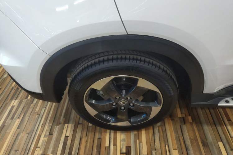 Used Honda Vezel 2016 1.8L CVT Front-Wheel Drive Pioneer Edition Exterior 5