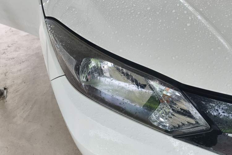 Used Honda Vezel 2016 1.8L CVT Front-Wheel Drive Pioneer Edition Exterior 6