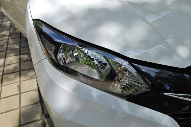 Used Honda Vezel 2016 1.8L CVT Front-Wheel Drive Pioneer Edition Exterior 6