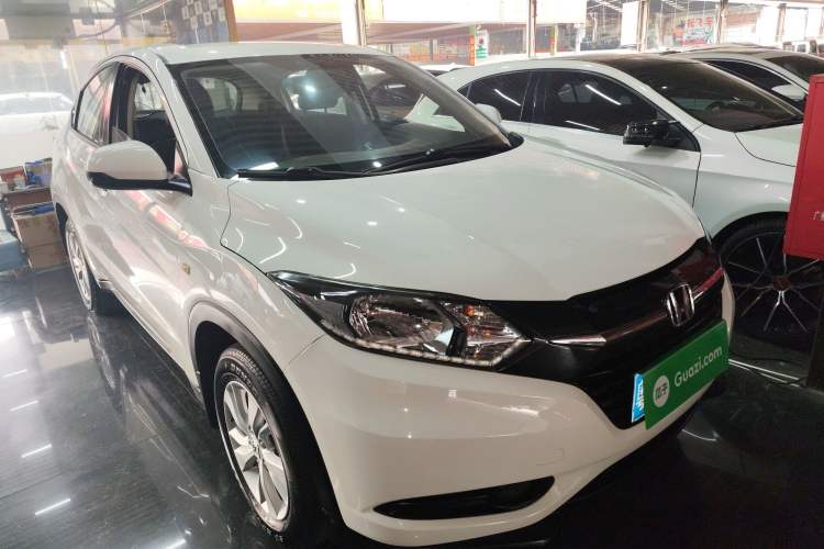 Used Honda Vezel 2016 1.8L CVT Front-Wheel Drive Pioneer Edition Front Right 45 Deg