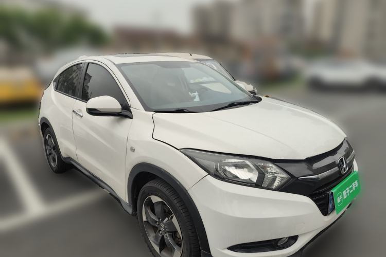 Used Honda Vezel 2016 1.8L CVT Front-Wheel Drive Pioneer Edition Front Right 45 Deg