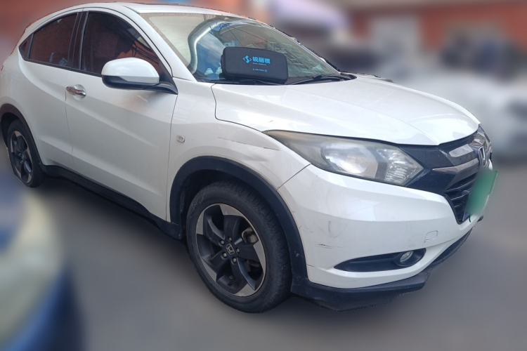 Used Honda Vezel 2016 1.8L CVT Front-Wheel Drive Pioneer Edition Front Right 45 Deg