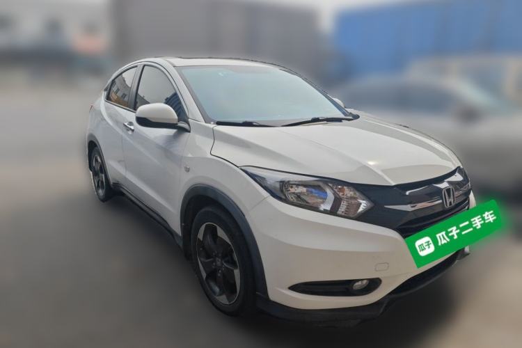 Used Honda Vezel 2016 1.8L CVT Front-Wheel Drive Pioneer Edition Front Right 45 Deg
