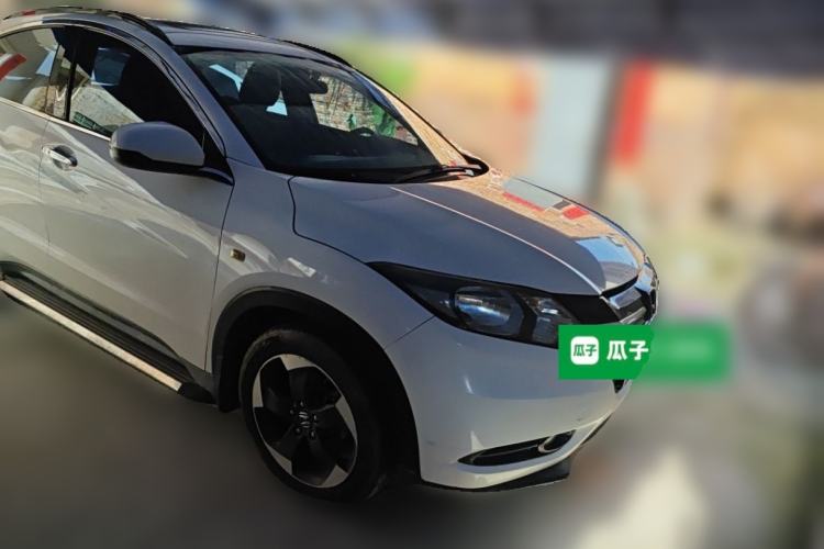 Used Honda Vezel 2016 1.8L CVT Front-Wheel Drive Pioneer Edition Front Right 45 Deg