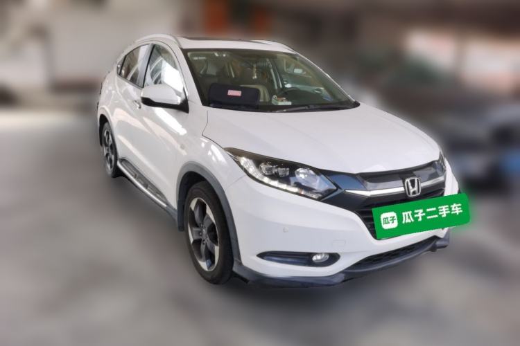 Used Honda Vezel 2016 1.8L CVT Front-Wheel Drive Pioneer Edition Front Right 45 Deg