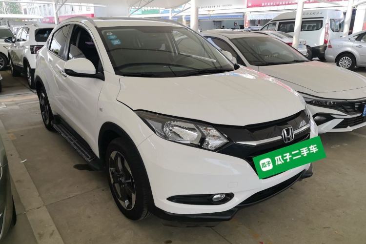 Used Honda Vezel 2016 1.8L CVT Front-Wheel Drive Pioneer Edition Front Right 45 Deg