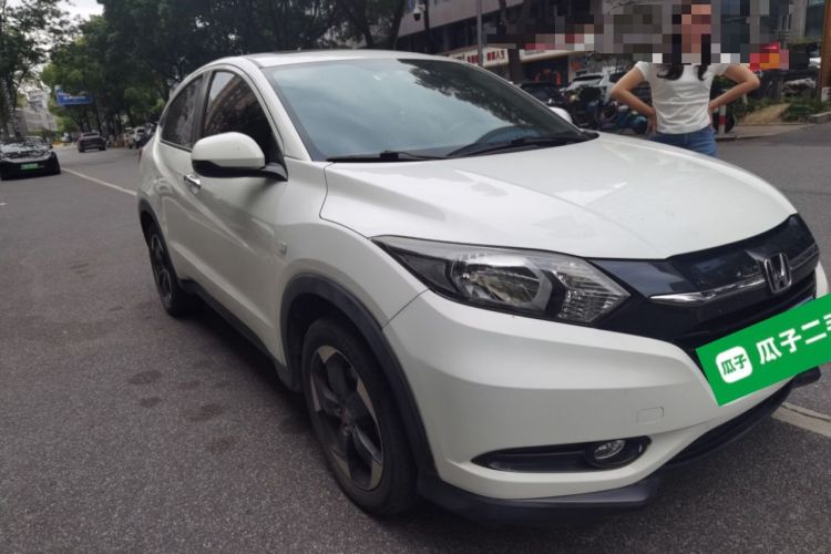 Used Honda Vezel 2016 1.8L CVT Front-Wheel Drive Pioneer Edition Front Right 45 Deg