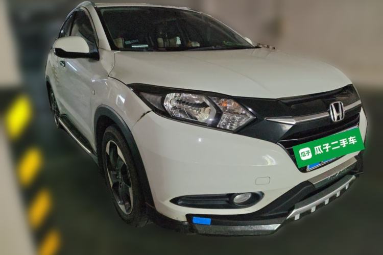 Used Honda Vezel 2016 1.8L CVT Front-Wheel Drive Pioneer Edition Front Right 45 Deg