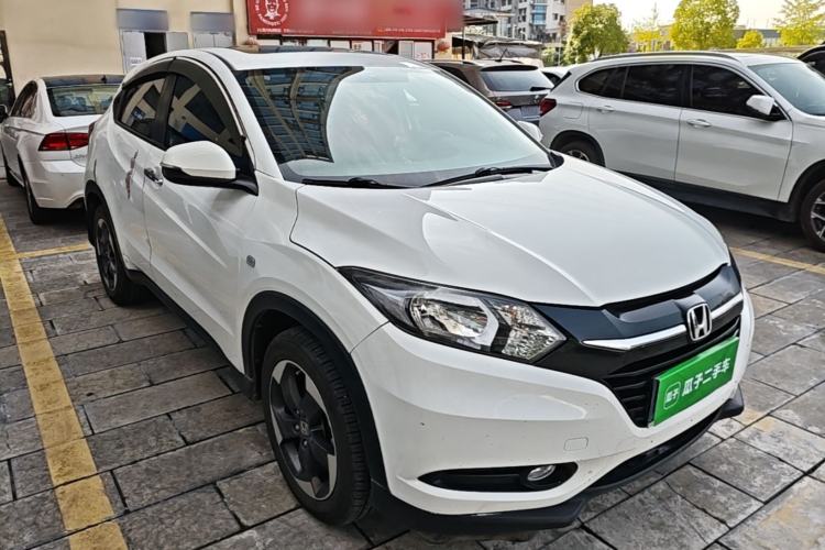 Used Honda Vezel 2016 1.8L CVT Front-Wheel Drive Pioneer Edition Front Right 45 Deg