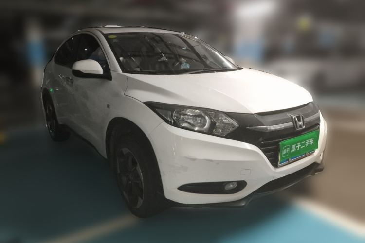 Used Honda Vezel 2016 1.8L CVT Front-Wheel Drive Pioneer Edition Front Right 45 Deg