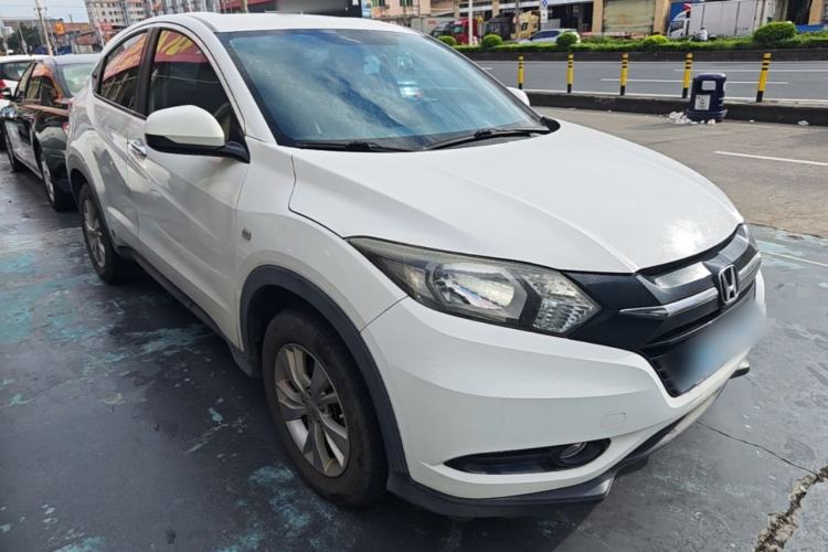 Used Honda Vezel 2016 1.8L CVT Front-Wheel Drive Pioneer Edition Front Right 45 Deg