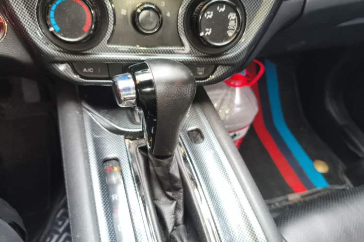 Used Honda Vezel 2016 1.8L CVT Front-Wheel Drive Pioneer Edition Gear Lever
