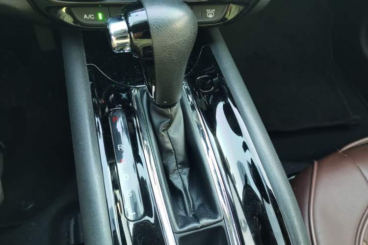 Used Honda Vezel 2016 1.8L CVT Front-Wheel Drive Pioneer Edition Gear Lever