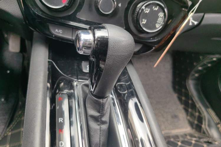 Used Honda Vezel 2016 1.8L CVT Front-Wheel Drive Pioneer Edition Gear Lever