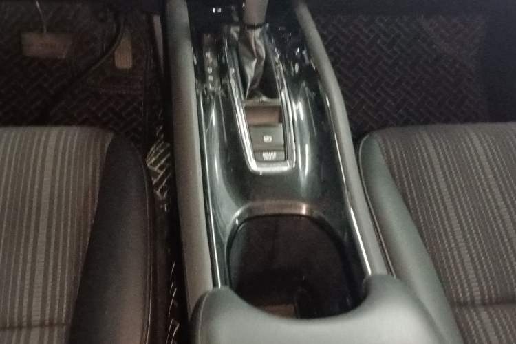 Used Honda Vezel 2016 1.8L CVT Front-Wheel Drive Pioneer Edition Gear Lever