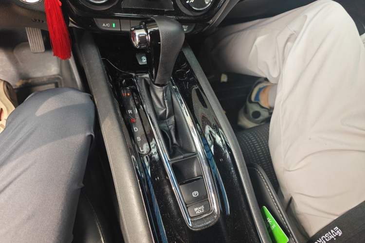 Used Honda Vezel 2016 1.8L CVT Front-Wheel Drive Pioneer Edition Gear Lever