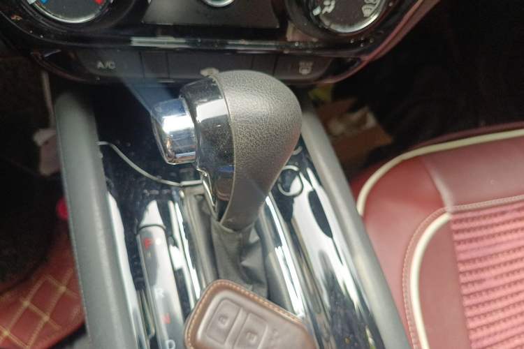 Used Honda Vezel 2016 1.8L CVT Front-Wheel Drive Pioneer Edition Gear Lever