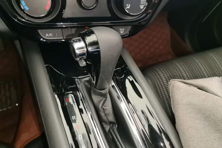 Used Honda Vezel 2016 1.8L CVT Front-Wheel Drive Pioneer Edition Gear Lever