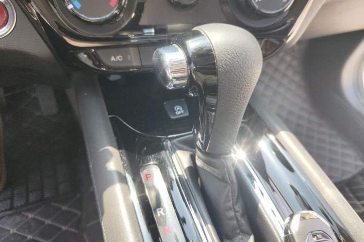 Used Honda Vezel 2016 1.8L CVT Front-Wheel Drive Pioneer Edition Gear Lever