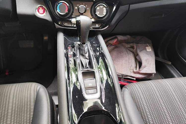Used Honda Vezel 2016 1.8L CVT Front-Wheel Drive Pioneer Edition Gear Lever