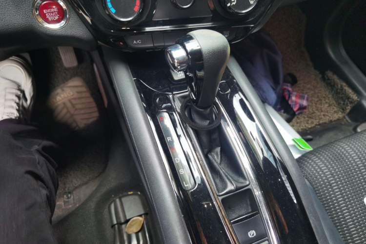 Used Honda Vezel 2016 1.8L CVT Front-Wheel Drive Pioneer Edition Gear Lever