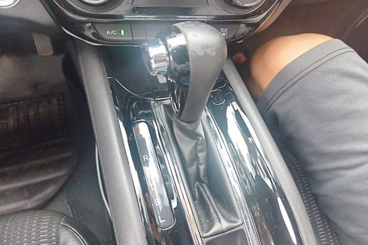 Used Honda Vezel 2016 1.8L CVT Front-Wheel Drive Pioneer Edition Gear Lever