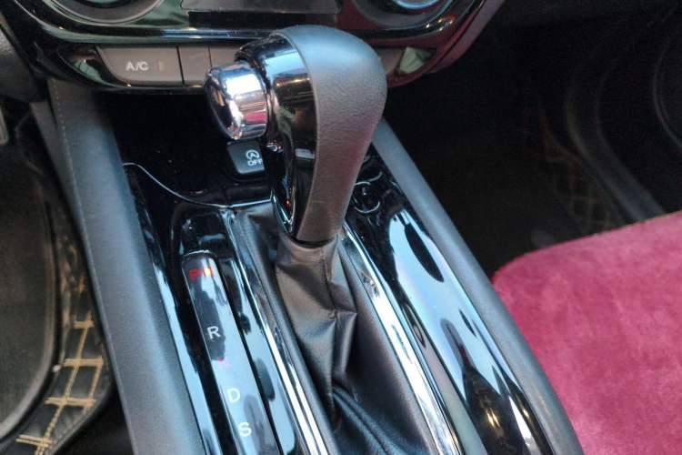 Used Honda Vezel 2016 1.8L CVT Front-Wheel Drive Pioneer Edition Gear Lever