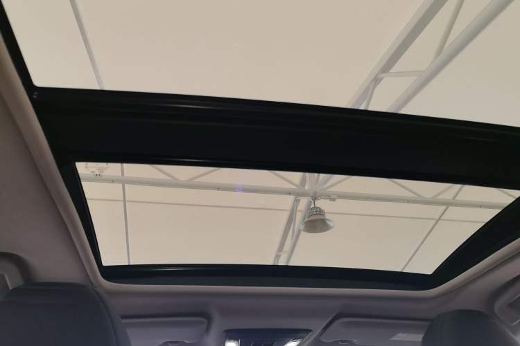 Used Honda Vezel 2016 1.8L CVT Front-Wheel Drive Pioneer Edition Headliner