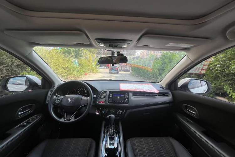 Used Honda Vezel 2016 1.8L CVT Front-Wheel Drive Pioneer Edition Interior 1