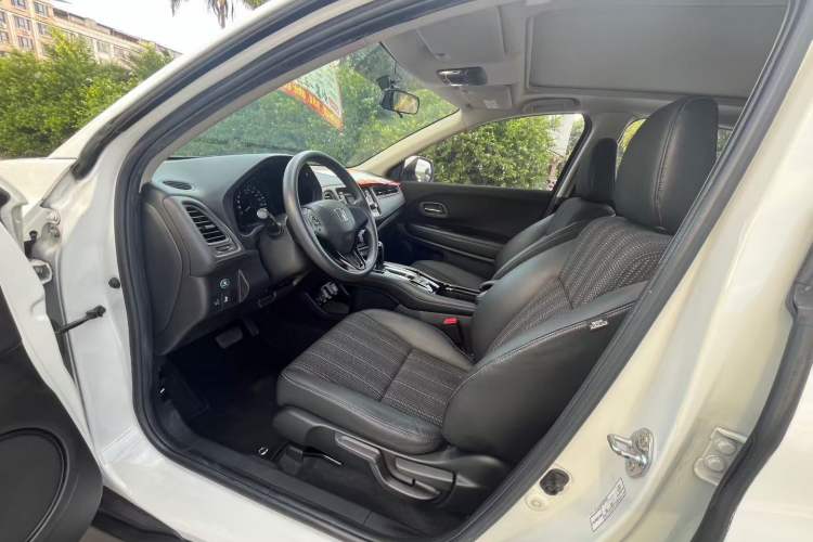 Used Honda Vezel 2016 1.8L CVT Front-Wheel Drive Pioneer Edition Interior 2