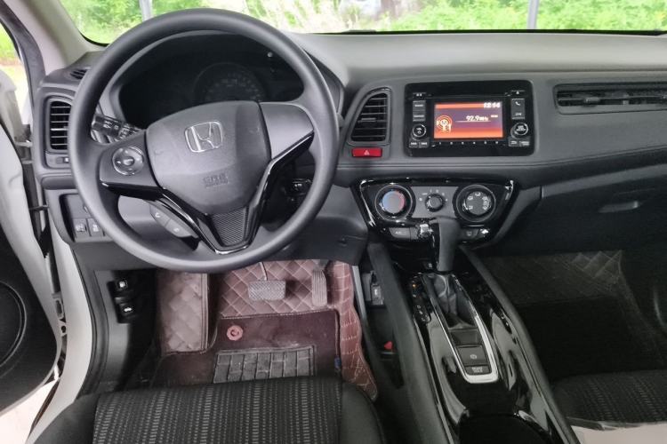 Used Honda Vezel 2016 1.8L CVT Front-Wheel Drive Pioneer Edition Interior 2