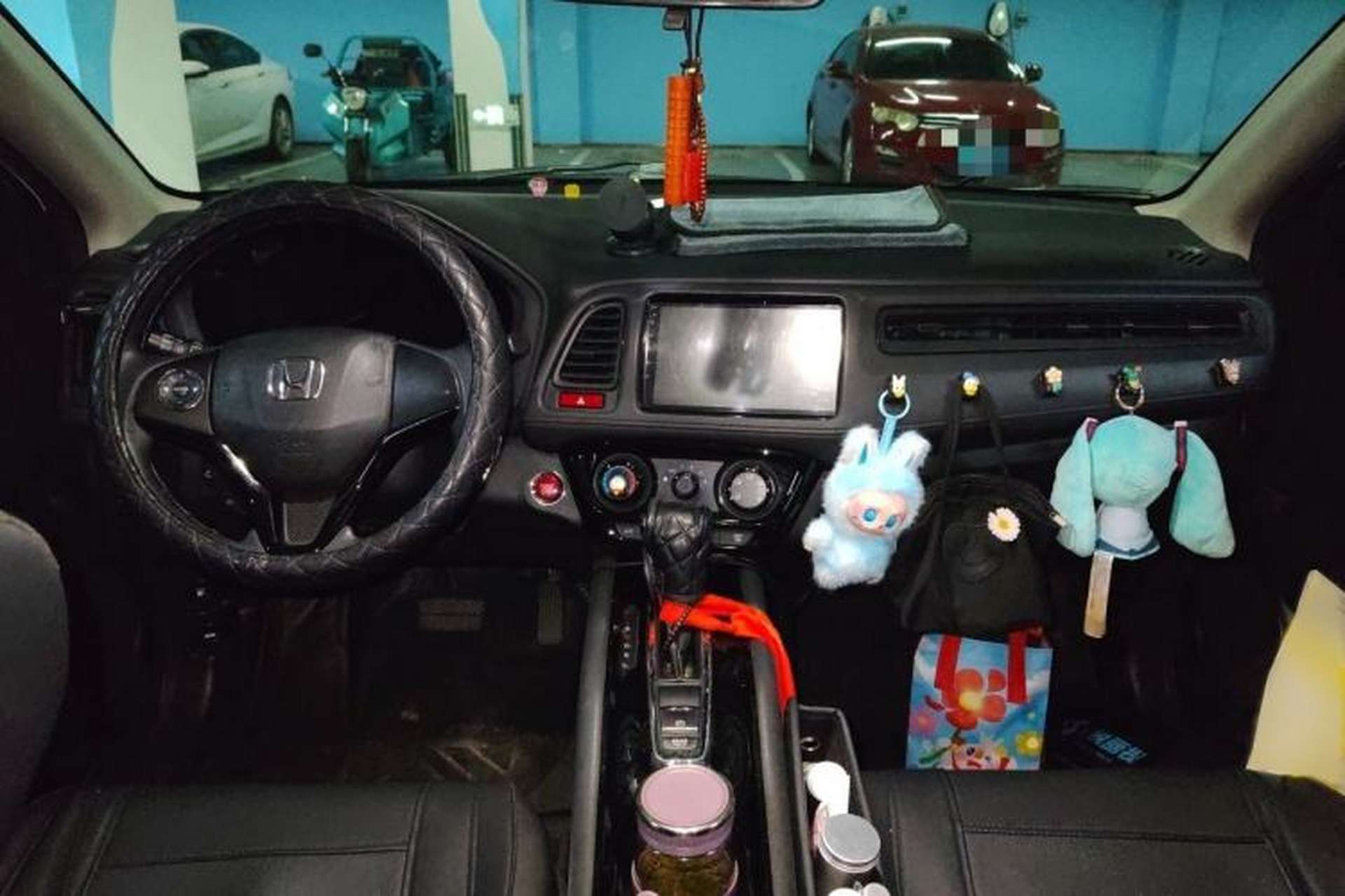Used Honda Vezel 2016 1.8L CVT Front-Wheel Drive Pioneer Edition Interior 2
