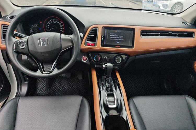 Used Honda Vezel 2016 1.8L CVT Front-Wheel Drive Pioneer Edition Interior 3