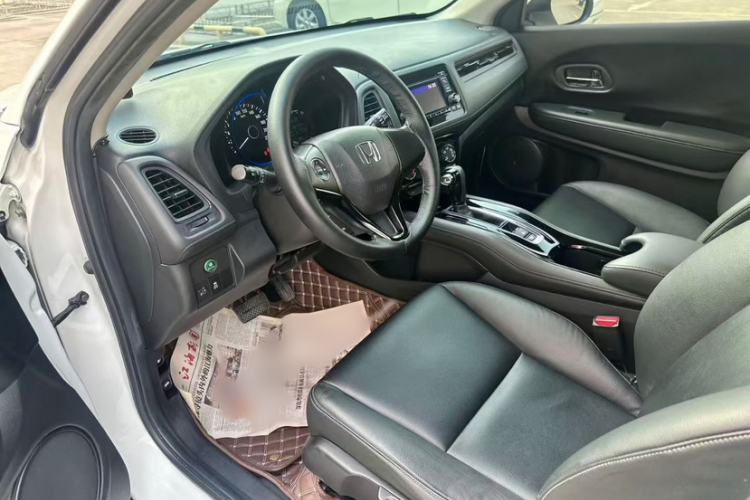 Used Honda Vezel 2016 1.8L CVT Front-Wheel Drive Pioneer Edition Interior 3