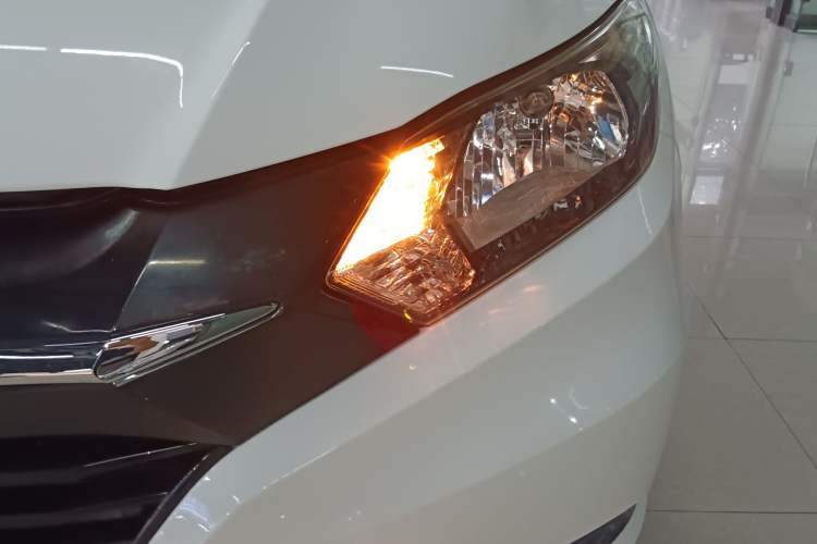 Used Honda Vezel 2016 1.8L CVT Front-Wheel Drive Pioneer Edition Left Front Headlight