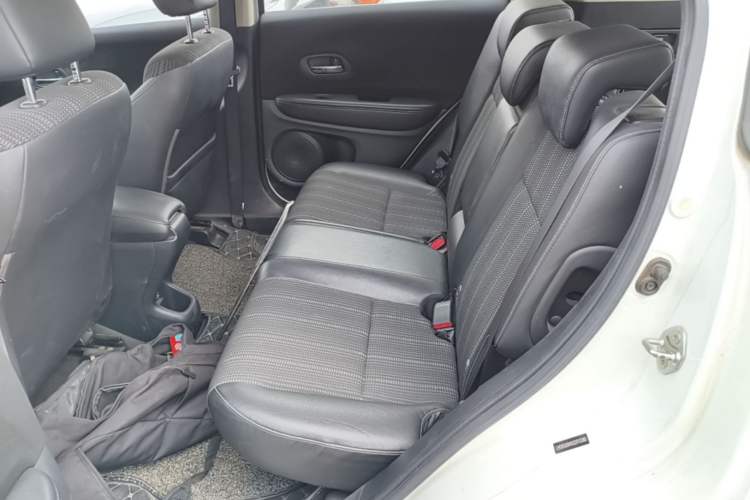 Used Honda Vezel 2016 1.8L CVT Front-Wheel Drive Pioneer Edition Left Rear Seat
